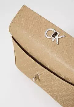 Сумка через плечо CAMERA BAG Calvin Klein, бежевый
