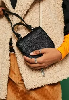 Сумка через плечо Esprit, черная