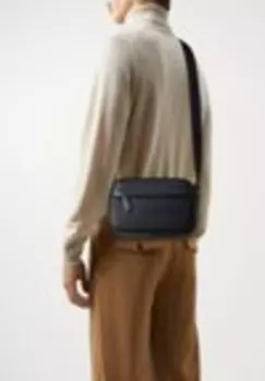 Сумка через плечо ESSENTIAL CROSSBODY LEA UNISEX Karl Lagerfeld, черный