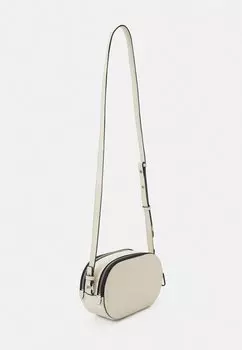 Сумка через плечо Essential Logo Camera Bag Karl Lagerfeld, белая кепка серая