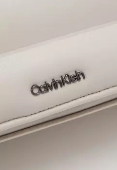 Сумка через плечо Line Quilt Shoulder Bag Calvin Klein, песчано-галечный