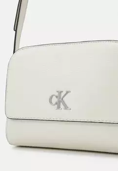 Сумка через плечо Minimal Monogram Camera Bag Calvin Klein, кремово-белая