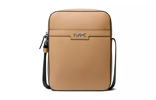 Сумка через плечо MK Cooper из искусственной кожи, маленькая, мужская, верблюжьего цвета MICHAEL KORS