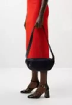 Сумка через плечо PC MARIANNA CROSSBODY BUM BAG Pieces, черный