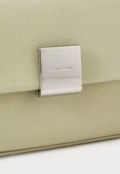 Сумка через плечо PLAQUE CROSSBODY CHAIN Calvin Klein, серо-коричневый