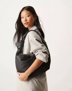 Сумка через плечо с узлом на ремне черного цвета New Look