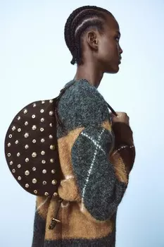 Сумка через плечо с заклепками ZARA, коричневый