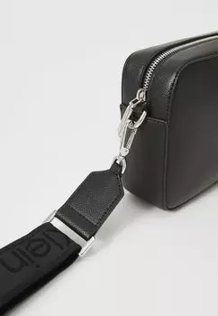 Сумка через плечо SMALL CAMERA BAG Calvin Klein, черный