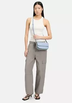 Сумка через плечо VIKTORIA - Across body bag Liebeskind Berlin, светло-голубой