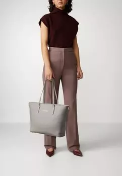 Сумка для покупок Valentino