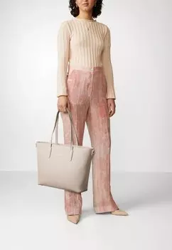 Сумка шоппер Valentino с ремнем, нюдовый