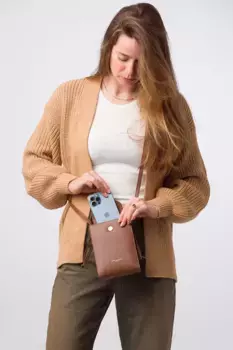 Сумка для телефона через плечо из кожи наппа 'Kiana' Pure Luxuries London, коричневый