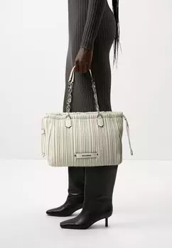 Сумка KUSHION TOTE KARL LAGERFELD, цвет off white