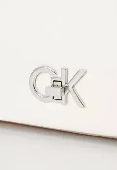 Сумка MEDIUM SHOULDER BAG Calvin Klein, молочный
