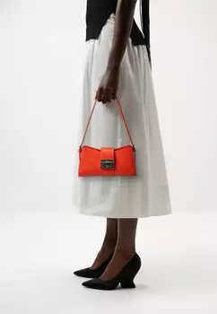 Сумка METROPOLIS SHOULDER BAG REMIX Furla, цвет vitamina