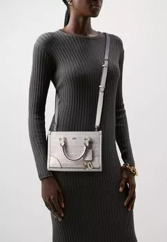 Сумка PERRI SM BOX SATCHEL DKNY, цвет hemp pebble