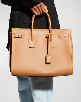 Сумка Sac de Jour среднего размера с ручкой сверху Saint Laurent