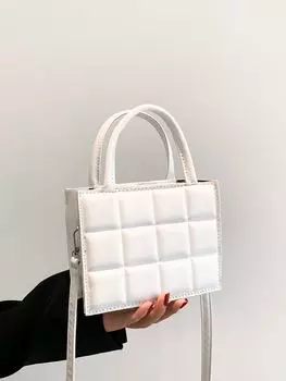 Сумка сромбовидным узором.