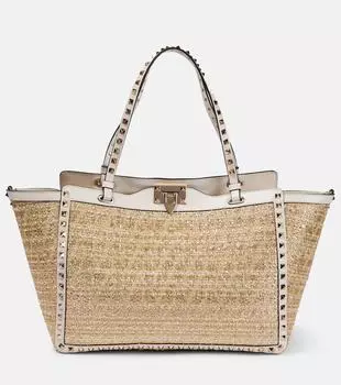 Сумка-тоут rockstud среднего размера из рафии Valentino Garavani, бежевый