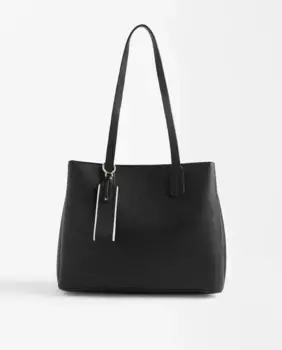 Сумка-тоут с застежкой-молнией и декоративной подвеской Parfois, черный