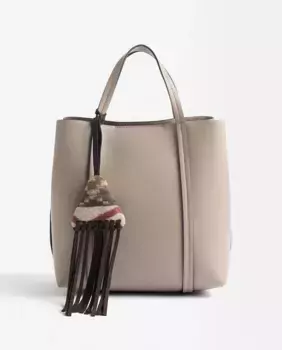 Сумка-тоут трансформируется в сумку через плечо с декоративной бахромой и магнитной застежкой Parfois, цвет Topo