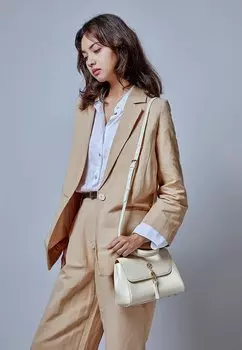 Сумка кросс-боди Victoria Hyde с декоративной застежкой, бежевый