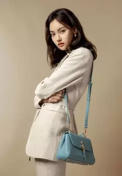 Сумка кросс-боди Victoria Hyde с декоративной застежкой, синий