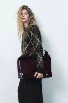 Сумка-ведро с патентным эффектом ZARA, цвет Burgundy Red
