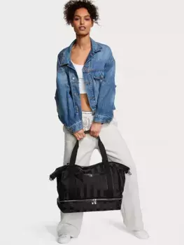 Сумка выходного дня Victoria'S Secret, цвет Logo Jacquard Stripe