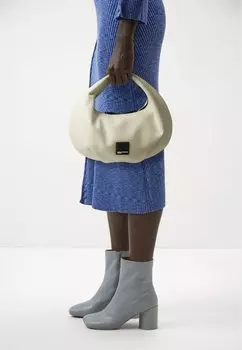 Сумочка Box Logo Hobo Karl Lagerfeld, белая шапка серая