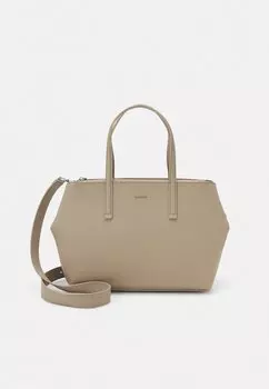 Сумочка Calvin Klein MUST TOTE, цвет silver mink