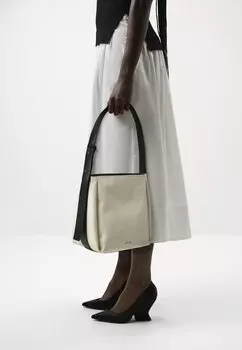 Сумочка GRACIE BUCKET BAG Calvin Klein, крем