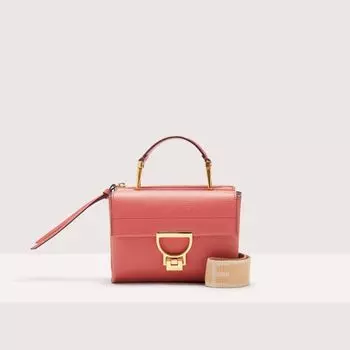 Сумочка из зернистой кожи Coccinelle ARLETTIS SIGNATURE SMALL, красный