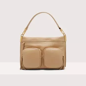 Сумочка из зернистой кожи Coccinelle HYLE MEDIUM, бежевый