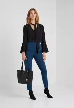 Сумочка Jet Item Tote Michael Kors, черный
