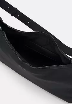 Сумочка Soft Medium Tote Calvin Klein, черная