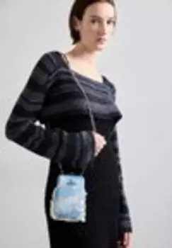 Сумочка TESSA CHAIN PURSE Vivienne Westwood, светло-синий