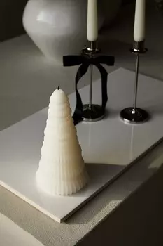 Свеча в форме ели H&M, белый