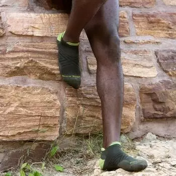 Сверхлегкие носки Run No-Show Tab Darn Tough, цвет Fatigue