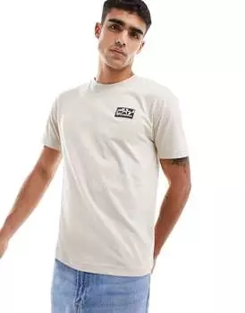Светло-бежевая футболка с логотипом EA7 на спине