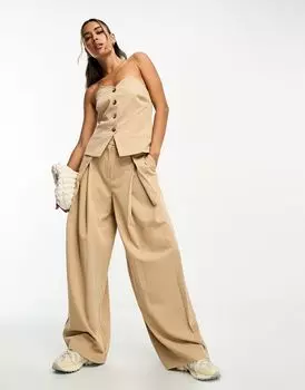 Светло-коричневые брюки со складками ASOS DESIGN