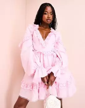 Светло-розовое платье мини с плиссированной юбкой и бантом на спине ASOS LUXE