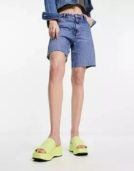 Светло-салатовые массивные шлепанцы Monki на плоской подошве