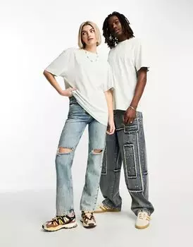 Светло-серая футболка унисекс с короткими рукавами и логотипом COLLUSION