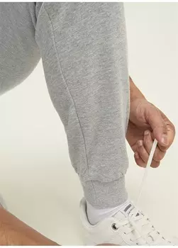 Светло-серые мужские спортивные штаны стандартного кроя Jack & Jones
