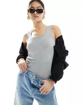 Светло-серый жилет с контрастным овальным воротником River Island