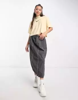 Светло-ванильная укороченная футболка миди Nike с логотипом swoosh