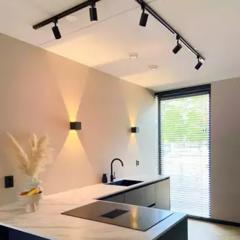 Светодиодноео трековое освещение Qub