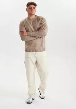 Свитер DXNMXRK, домик на дереве