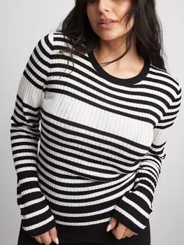 Свитер NA-KD Sweatshirt, черный/белый